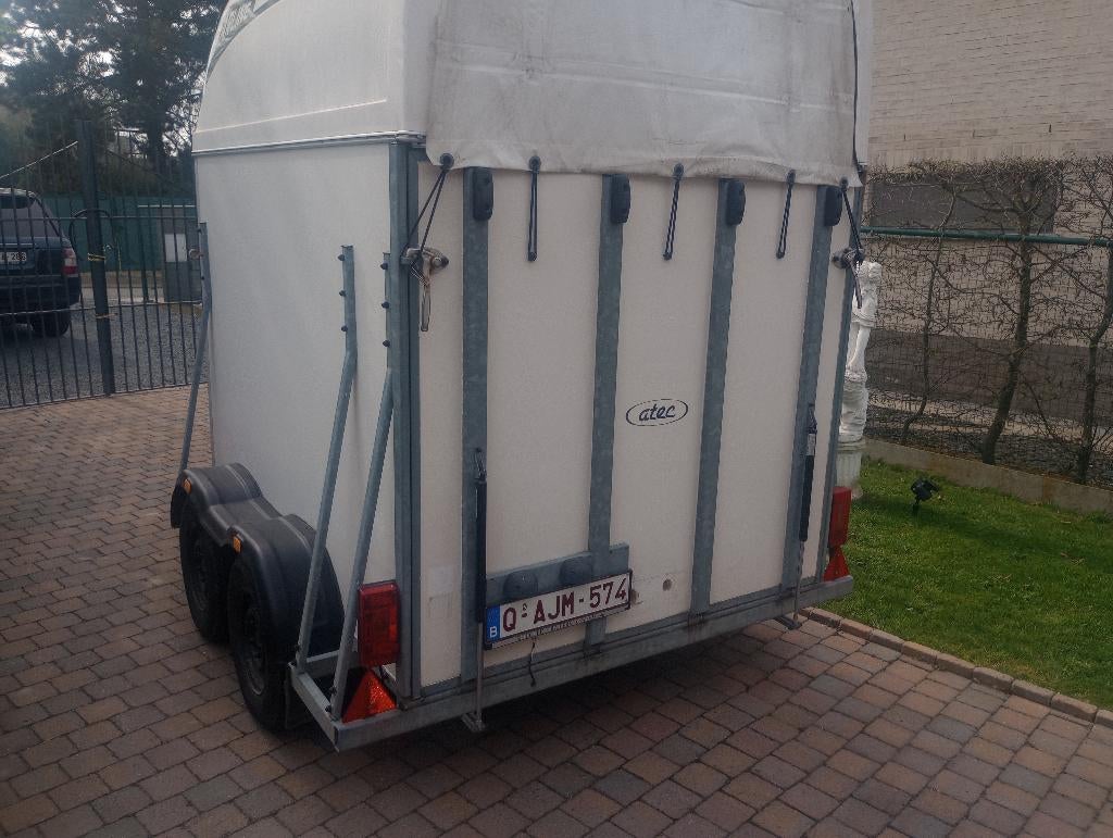 Trailer, Dieren en Toebehoren, Paarden en Pony's | Trailers en Aanhangwagens, Ophalen, Gebruikt, Hout, 2-paards trailer