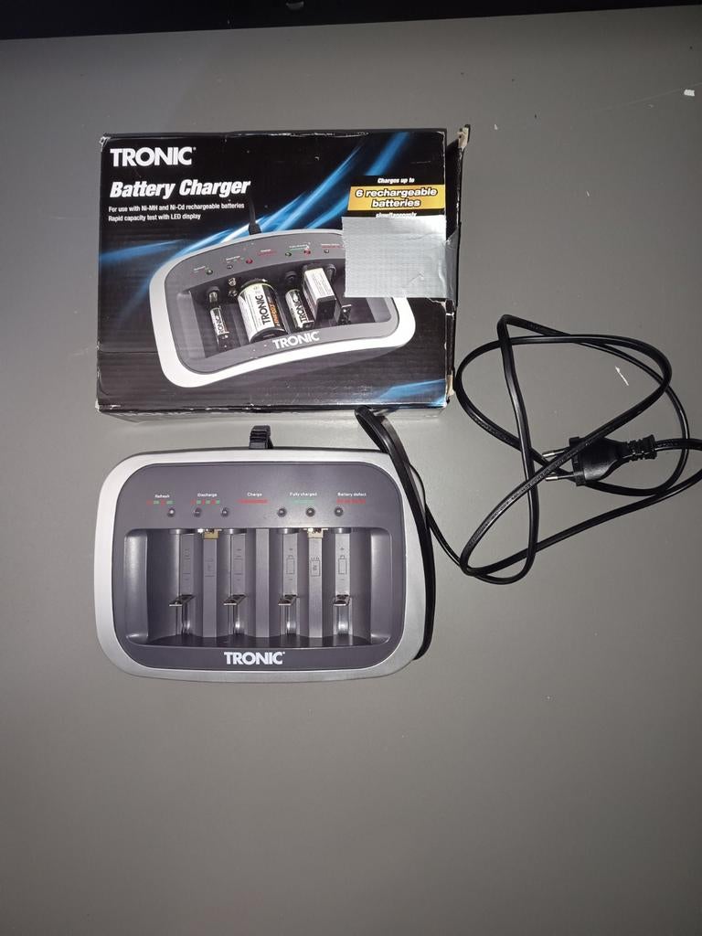 Tronic Battery charger with original Box, Enlèvement ou Envoi
