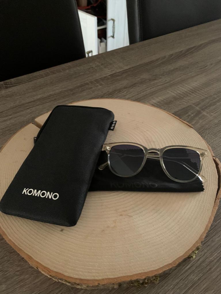 Dames Zonnebril KOMONO, Handtassen en Accessoires, Zonnebrillen en Brillen | Dames, Ophalen, Zo goed als nieuw, Zonnebril
