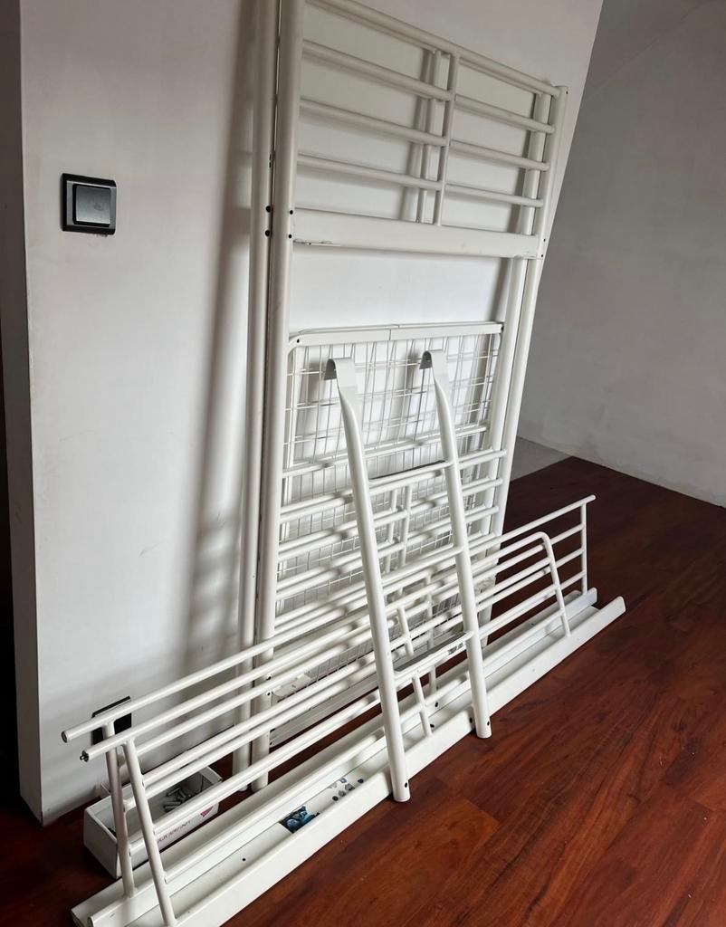 Slaapkamermeubilair van wit metaal met stapelbed, Huis en Inrichting, Ophalen, Gebruikt