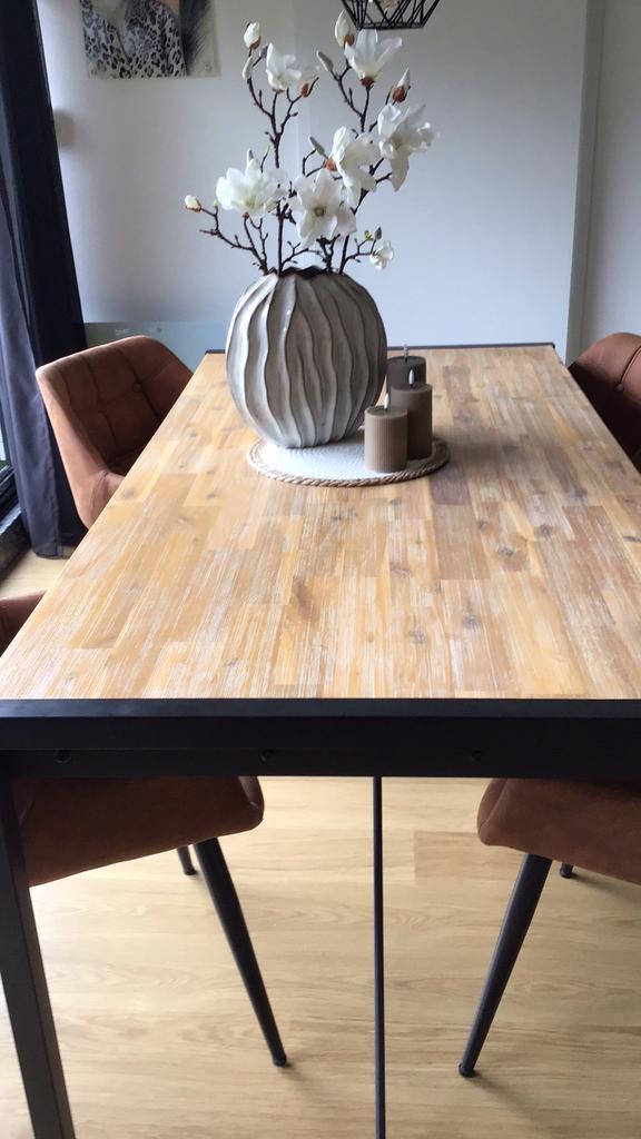 Industriële eetkamer ,tafel ,4 stoelen en opbergrek, Huis en Inrichting, Tafels | Eettafels, Ophalen, Zo goed als nieuw