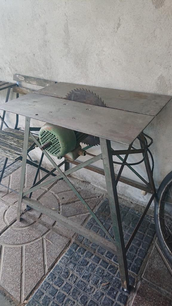 Scie circulaire sur table, Bricolage & Construction