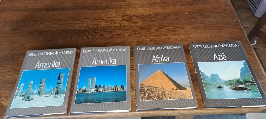 Grand atlas du monde, livres sur l'Amérique, l'Afrique et l', Livres, Enlèvement ou Envoi, Comme neuf