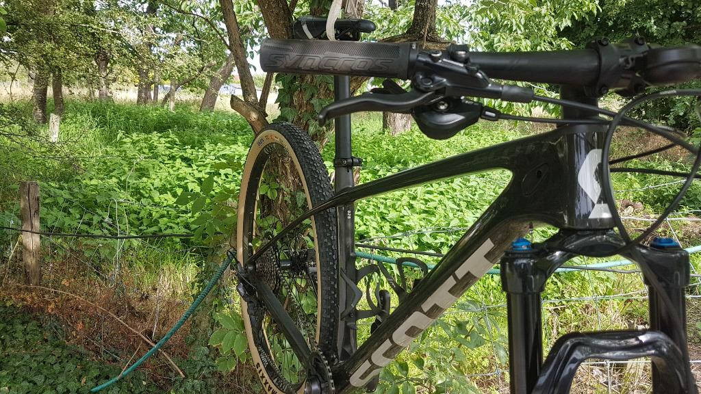 VTT  Scott Scale Carbon avec up-grades  et ultra léger, Vélos & Vélomoteurs, Enlèvement