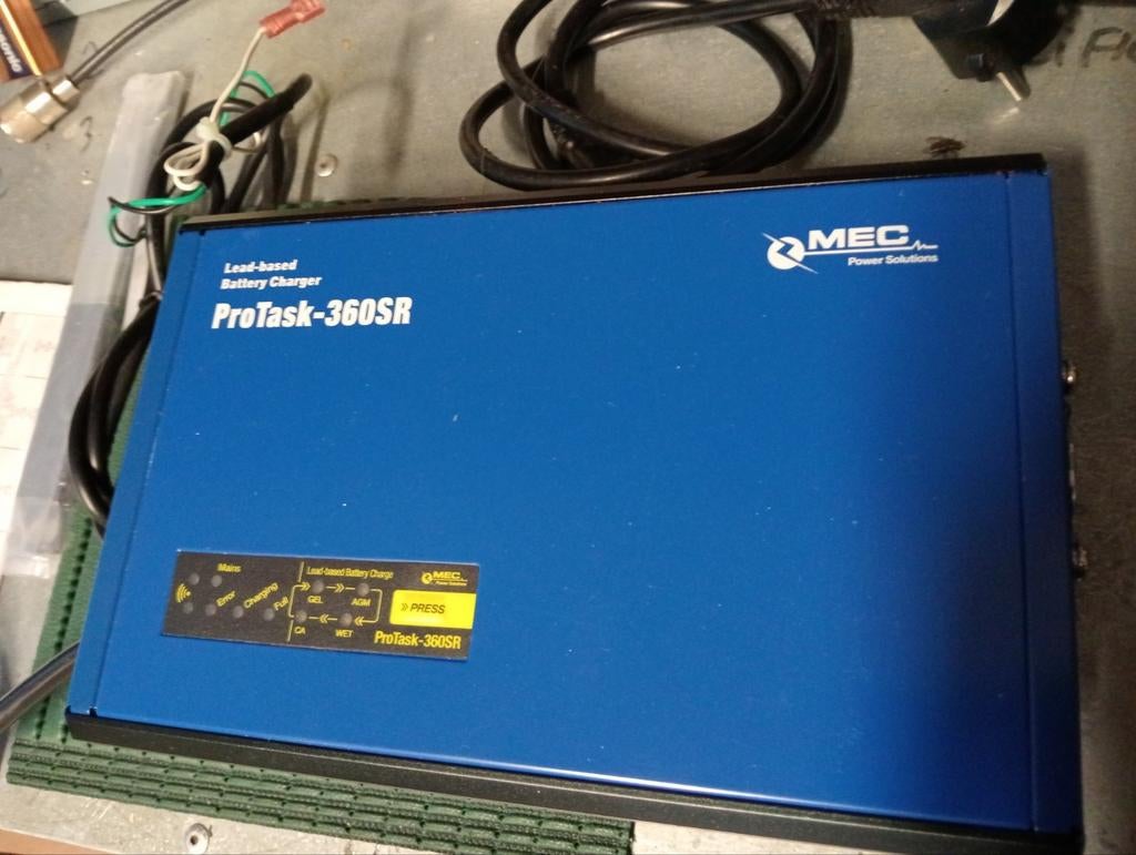 Chargeur batterie 48v 6 ampères, Enlèvement, Comme neuf