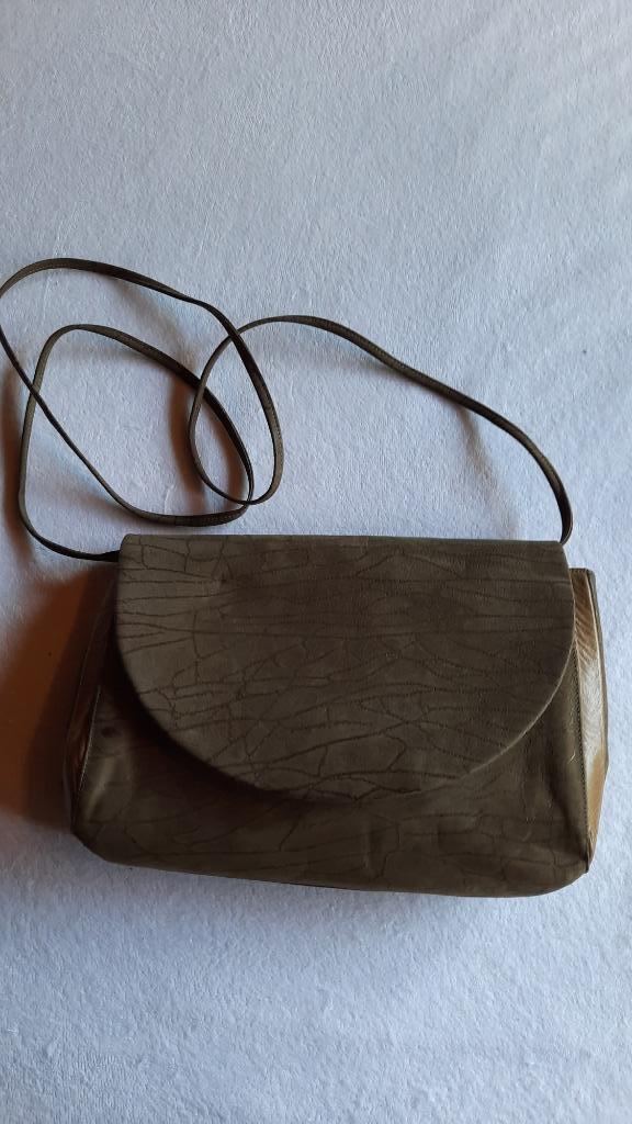 designermodel  Charles Jourdan kakigroen handtasje riem, Ophalen of Verzenden, Zo goed als nieuw, Groen