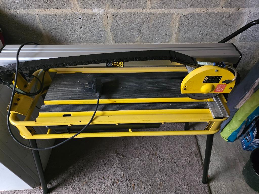 Coupe carrelage far tools, Enlèvement, Comme neuf