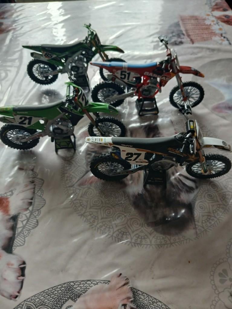 Lot 4 Motocross de collection 1:12 - État impeccable, Verzamelen, Ophalen, Zo goed als nieuw, Motoren