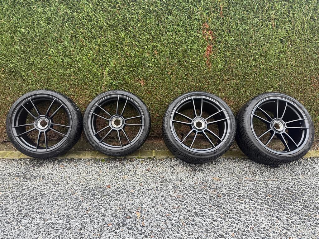 Originele zwarte 911 - 992 Porsche Turbo S/ GT3 RS wielen, Ophalen, Winterbanden