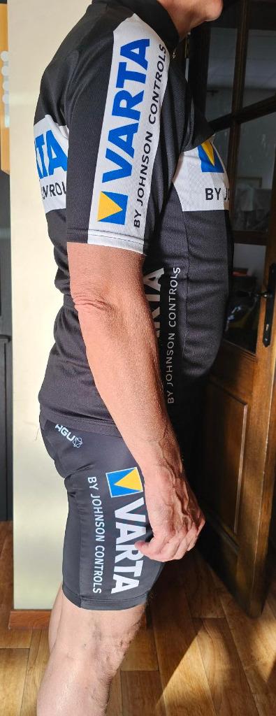 Tenue cycliste cuissard + maillot L et M, Neuf, Vêtements d'extérieur, Enlèvement ou Envoi, L