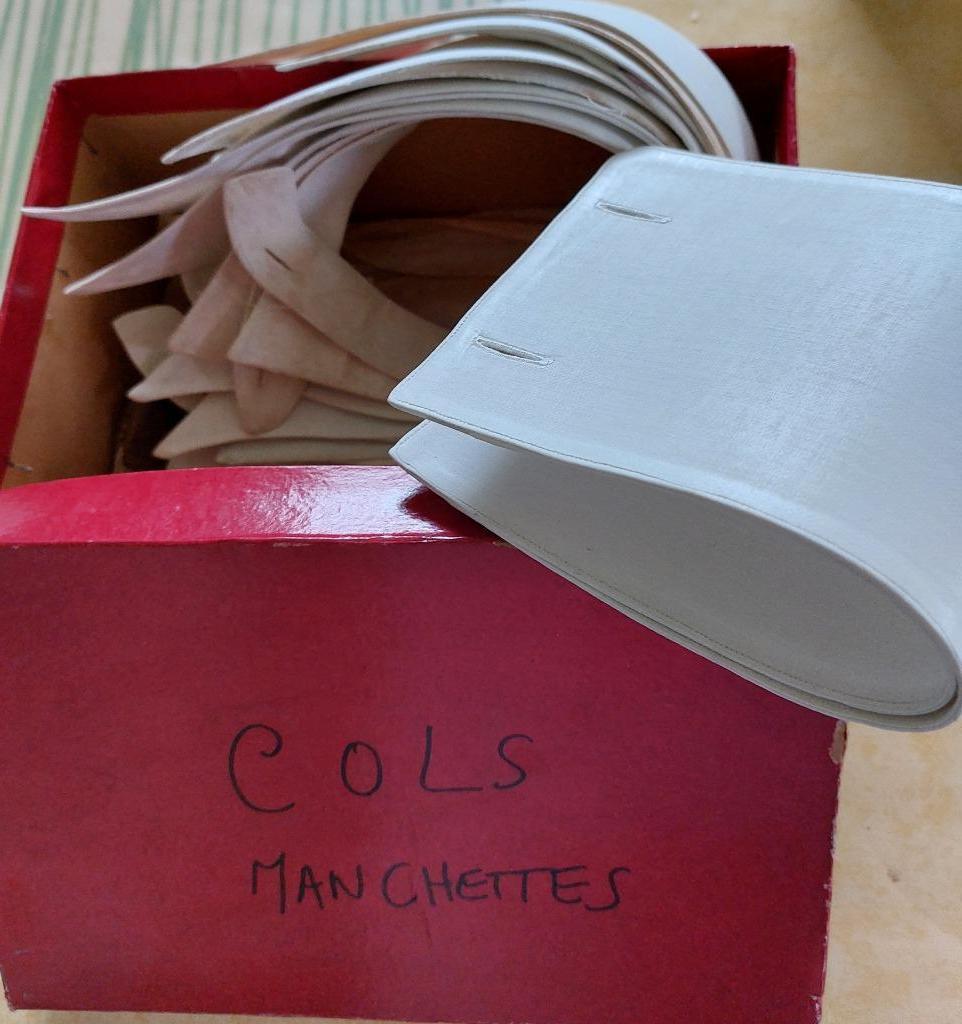 Halsbanden 39 en manchetten om te bedekken uit de jaren 1950, Ophalen, Zo goed als nieuw, Overige typen