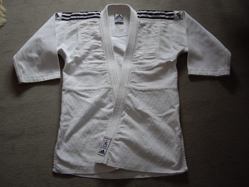 KIMONO Judo ADDIDAS, Sports & Fitness, Judo, Comme neuf, Taille M, Vêtements d'arts martiaux