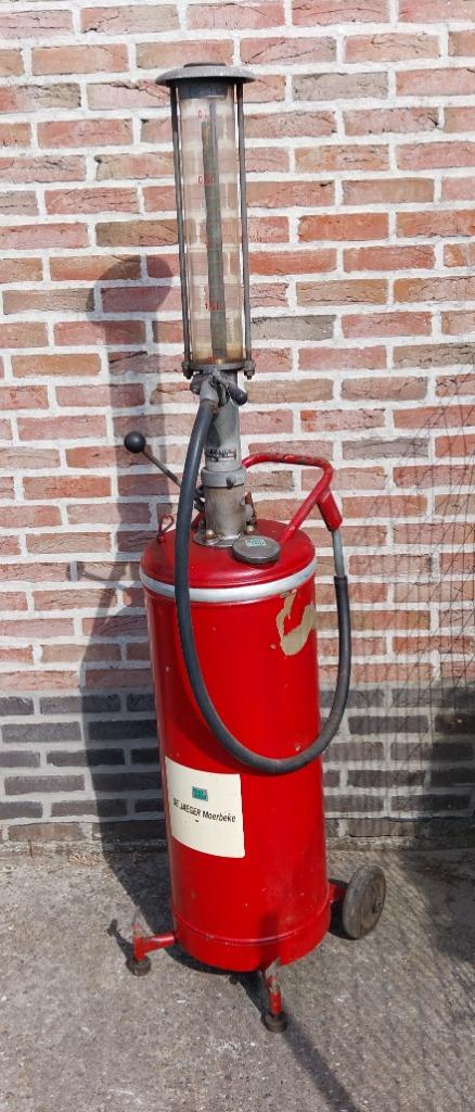 Werkende 2 takt benzinepomp, Verzamelen, Merken en Reclamevoorwerpen, Ophalen of Verzenden