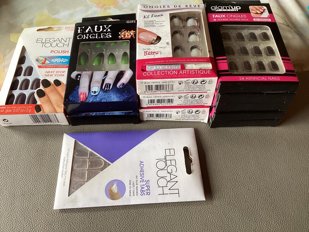 12 Doosjes valse nagels +, Handtassen en Accessoires, Uiterlijk | Cosmetica en Make-up, Ophalen of Verzenden, Nieuw, Handen en Nagels