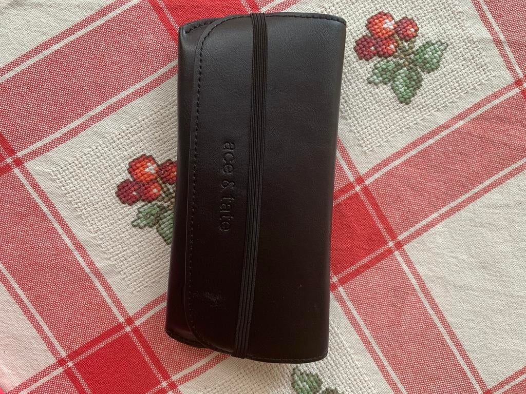 brilledoosje ace & tate, Ophalen