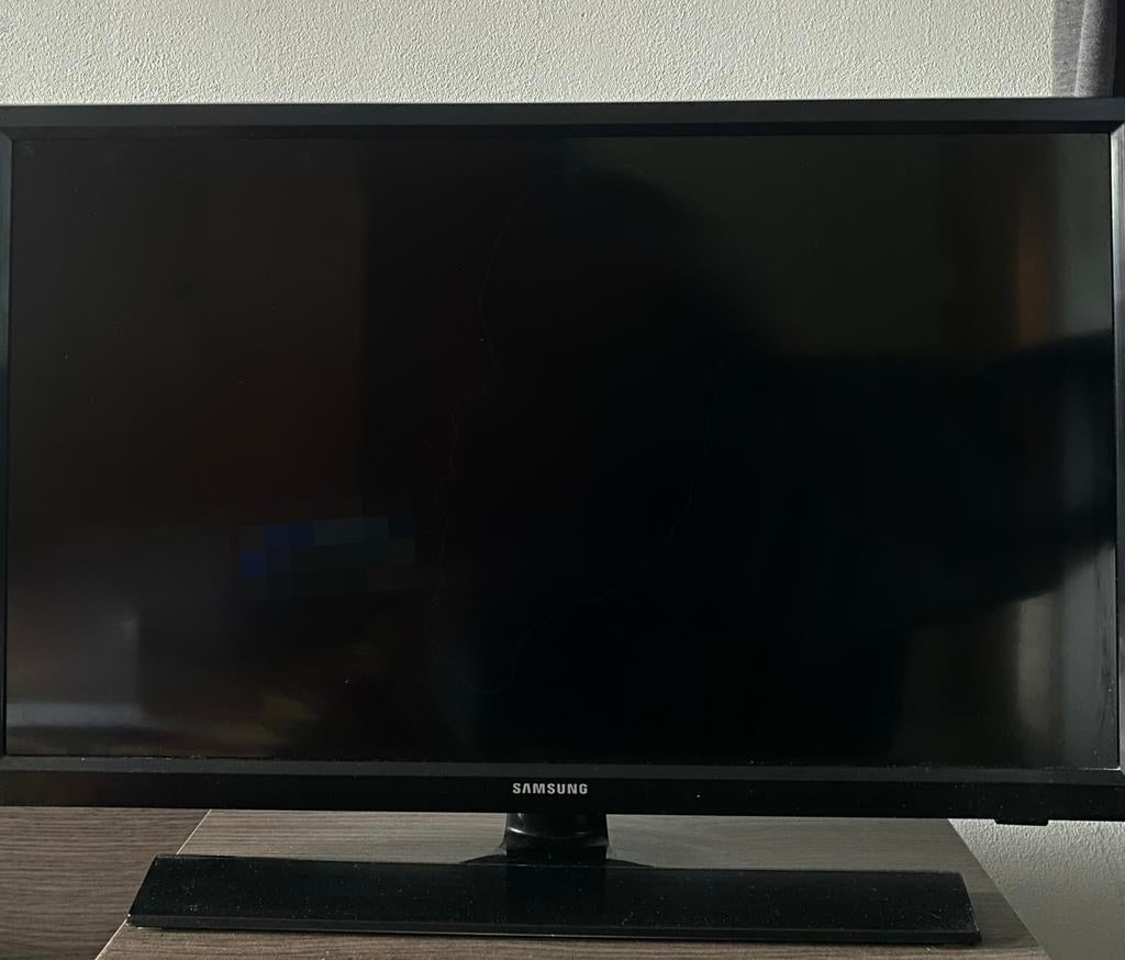 Moniteur 24 pouces T24E310EW de Samsung, Informatique & Logiciels, Moniteurs, Utilisé, 60 Hz ou moins, HDMI, Haut-parleurs intégrés