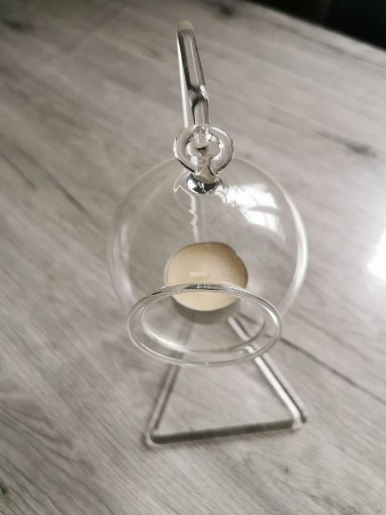 Bougeoir en verre, Enlèvement