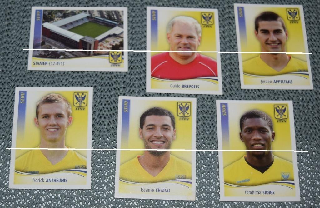 Panini Football 2010 Sint Truiden STVV / 6 stickers, Verzamelen, Sportartikelen en Voetbal, Ophalen of Verzenden, Nieuw, Poster, Plaatje of Sticker