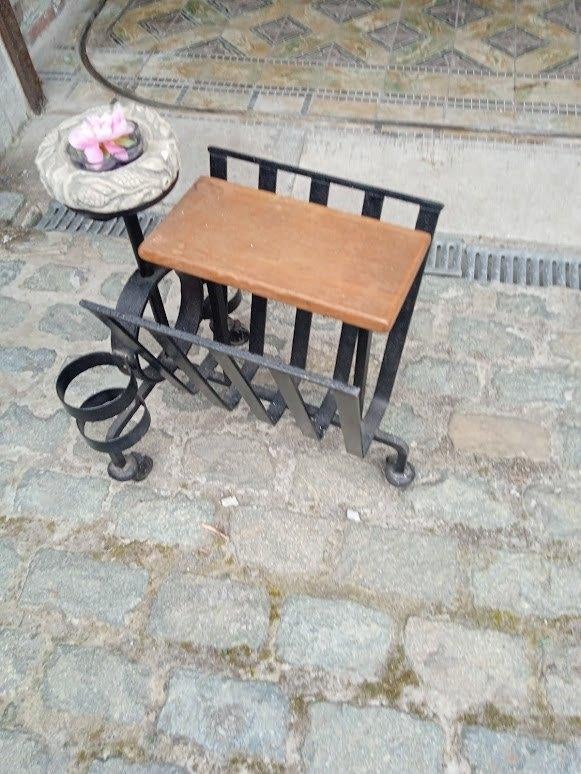 Porte journaux bout de canapé sur roulette en fer forgé, Maison & Meubles, Enlèvement