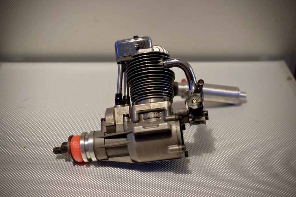 Saito FA-80 4 temps – bon état + échappement, Hobby & Loisirs créatifs, Enlèvement ou Envoi, Utilisé, Nitro