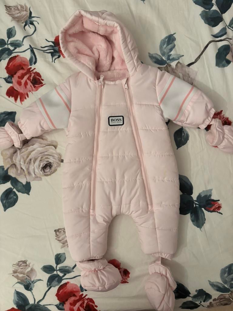 Hugo boss baby Sneeuwpak nieuw, Enfants & Bébés, Vêtements de bébé | Taille 56, Enlèvement ou Envoi, Comme neuf