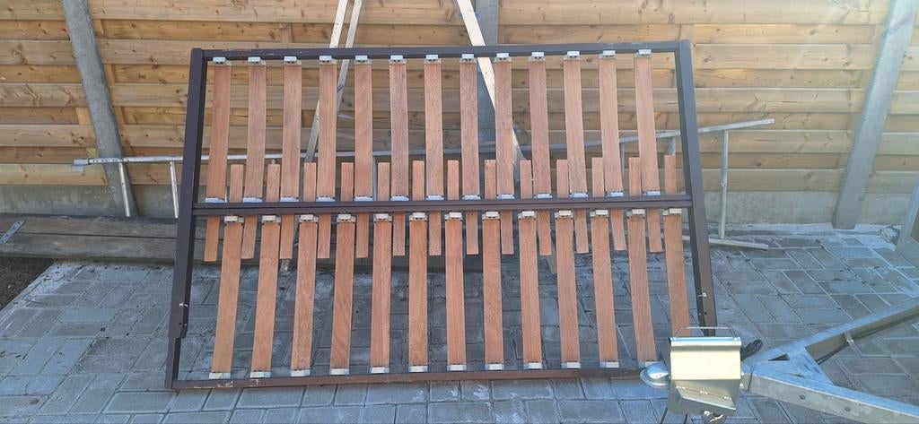 Gratuit ! ! !, Enlèvement