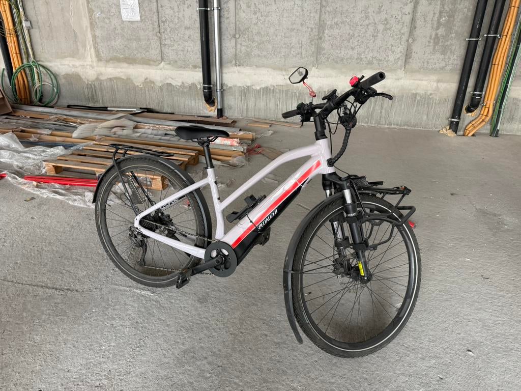 Velo specialized vado avec son chargeur, Autres marques, 50 km par batterie ou plus, 59 cm ou plus, Enlèvement