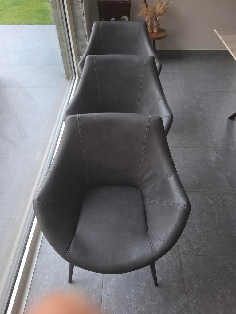 6 chaises en bon état, Enlèvement, Noir