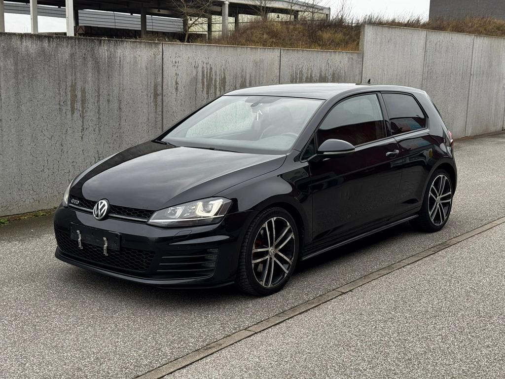 Volkswagen Golf 7 GTD, Auto's, Automaat, 4 cilinders, Zwart, Leder