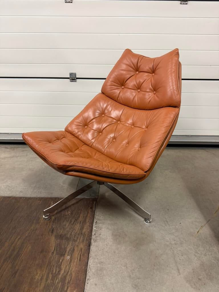 Artifort F588 G. Harcourt in Cognac leder, 4-ster draaivoet, Ophalen of Verzenden, Knoll vitra mah jong sede leolux b&b italia cassina flos edra