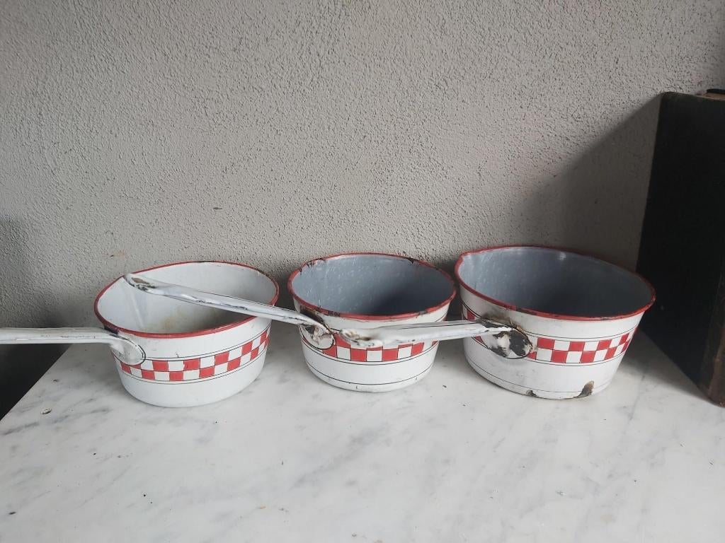 Leuke set van 3 oude emaille lustucru steelpannen, Ophalen of Verzenden