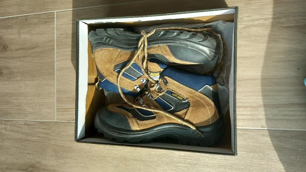 Werkschoenen maat 39 nieuw, Ophalen, Zo goed als nieuw