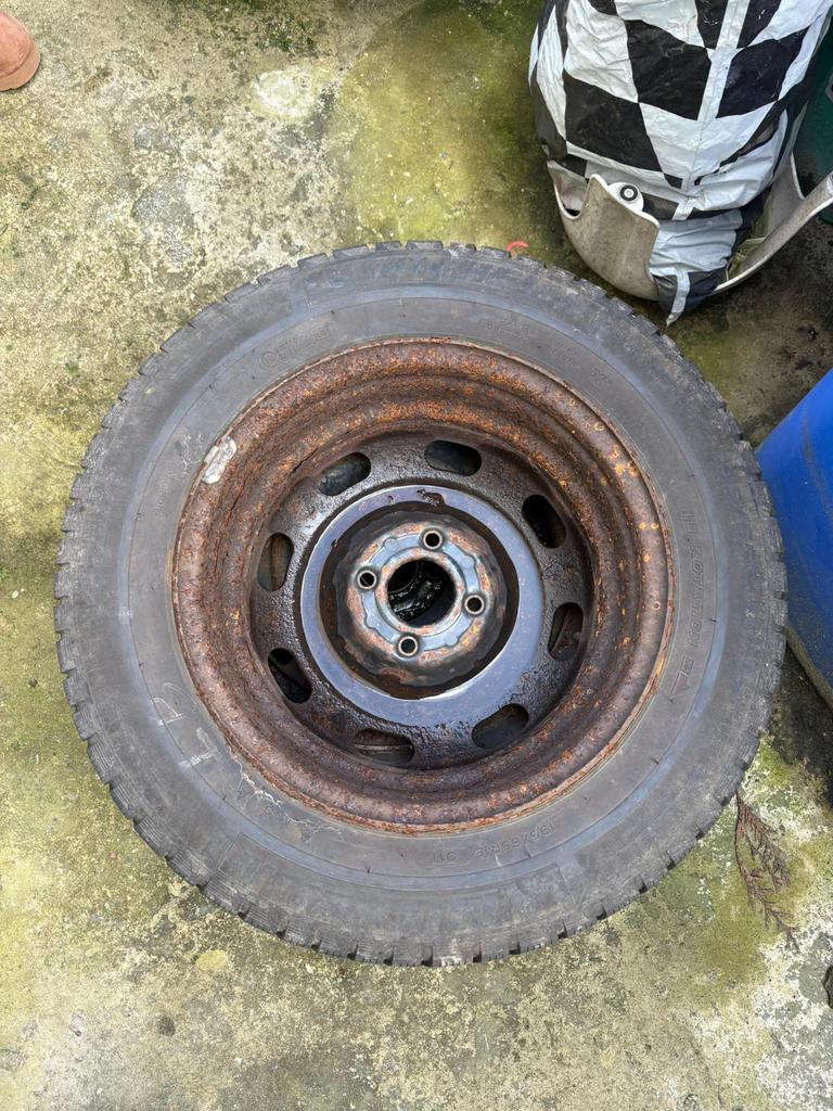 4 pneus à vendre, Autos : Pièces & Accessoires, Pneus & Jantes, Enlèvement, Pneu(s)