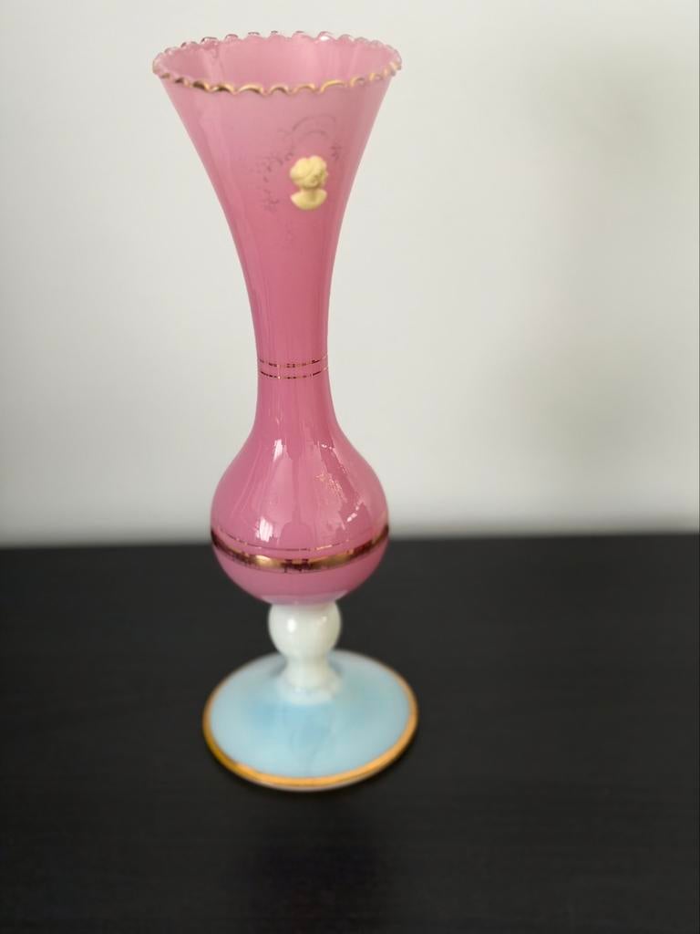 Opaline vaas., Ophalen