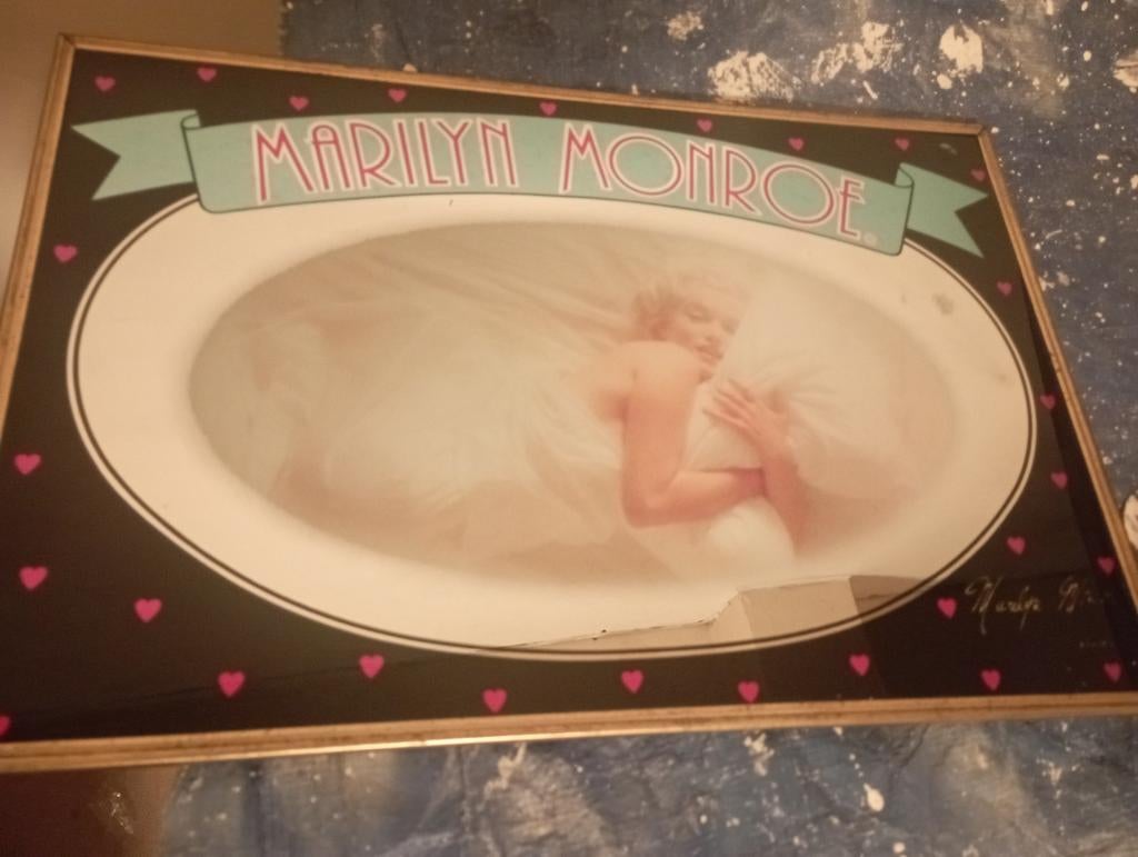 Marilyn monroe  verborgen naakt, Collections, Envoi