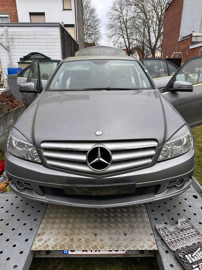 Capot de la Mercedes W204 2007- 2011, Enlèvement, Avant, Mercedes-Benz, Capot moteur