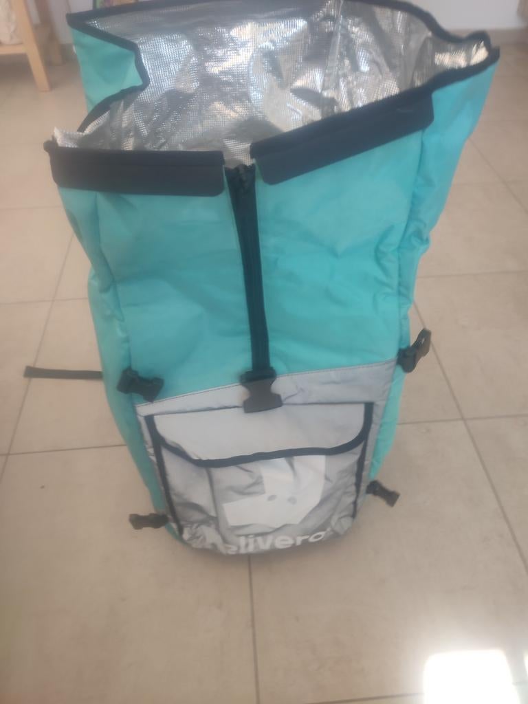Sac isotherme deliveroo officiel, Bijoux, Sacs & Beauté, Sacs | Sacs à dos, Comme neuf, Autres marques, 25 à 40 cm, 45 à 60 cm