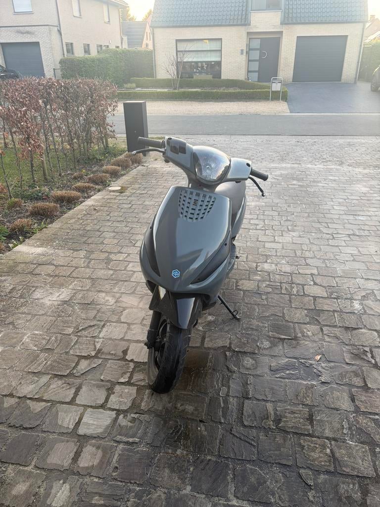 Piaggio zip 2t TE RUIL, Fietsen en Brommers, Scooters | Piaggio, Ophalen, Zo goed als nieuw, Zip