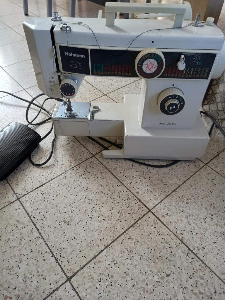 Machine à  coudre, Hobby & Loisirs créatifs, Machines à coudre & Accessoires