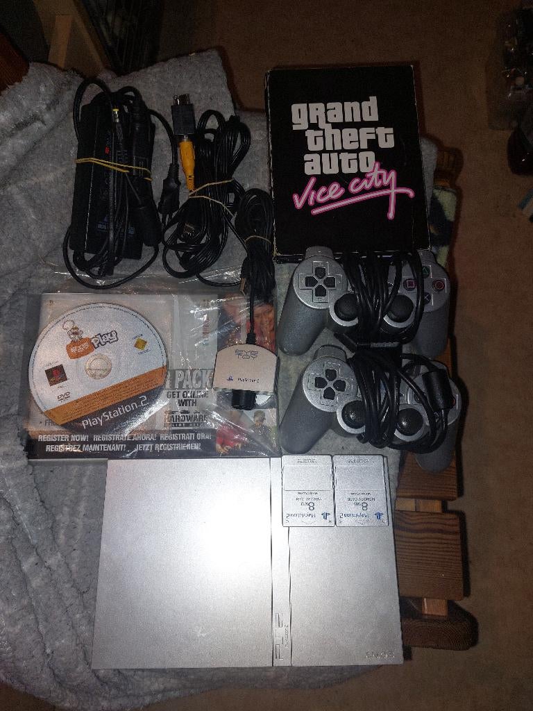 PlayStation 2 slim argent, Consoles de jeu & Jeux vidéo, Enlèvement, Utilisé, Argent, Avec jeux
