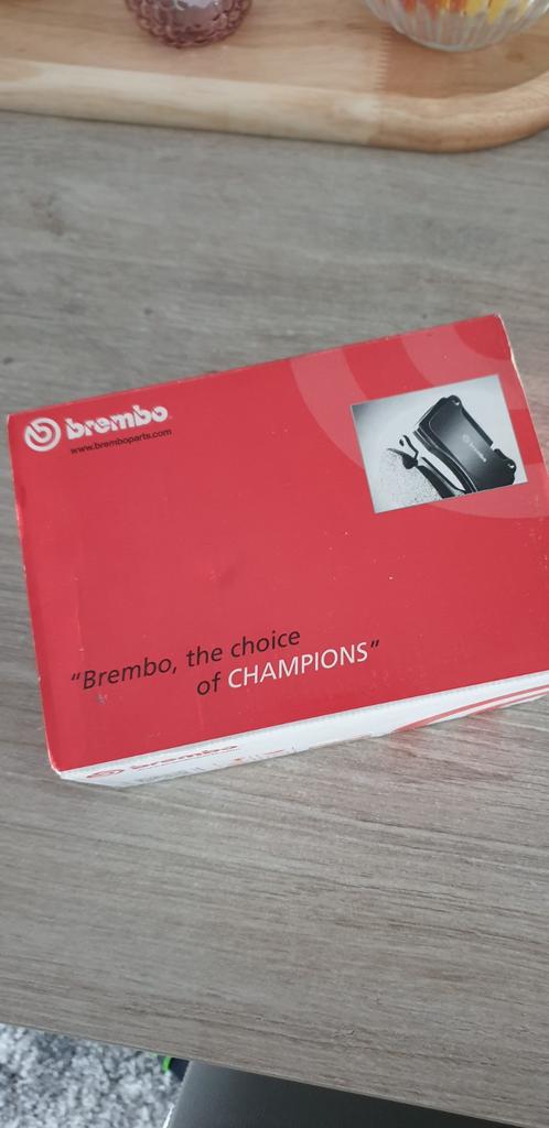 Plaquettes de frein Brembo P68 050, Autos : Pièces & Accessoires, Enlèvement