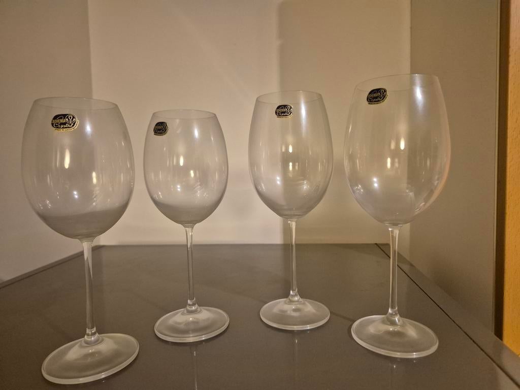 4 Boheemse kristallen wijnglazen, Antiek en Kunst, Ophalen of Verzenden