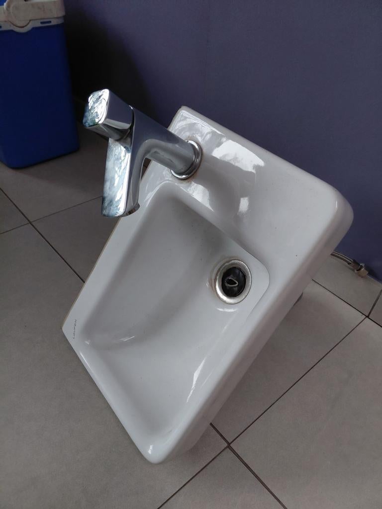 Lavabo voor in wc, Ophalen