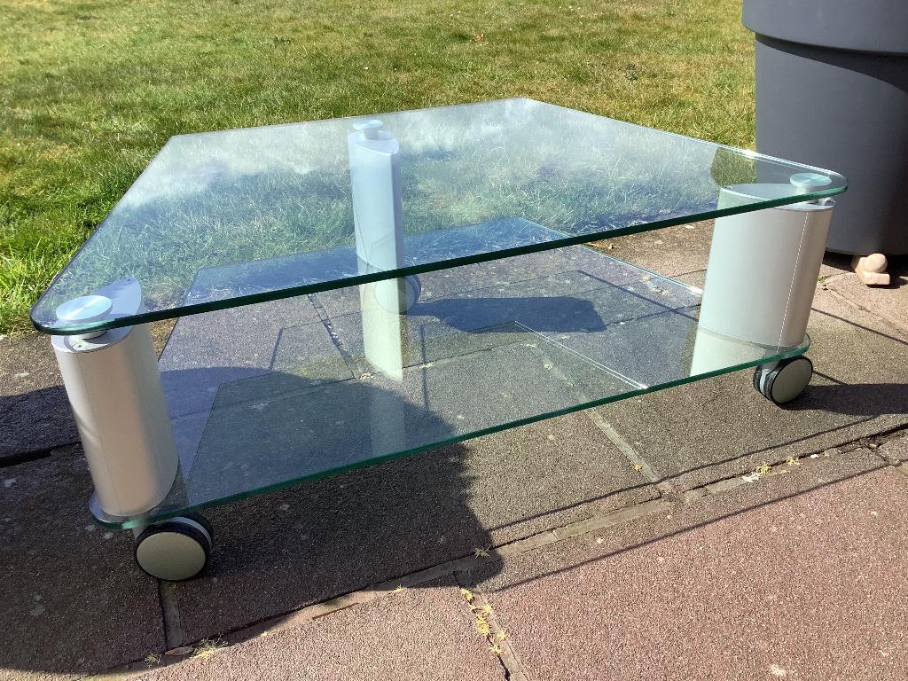 Tv tafel ( glas )., Huis en Inrichting, Ophalen, Zo goed als nieuw, Glas