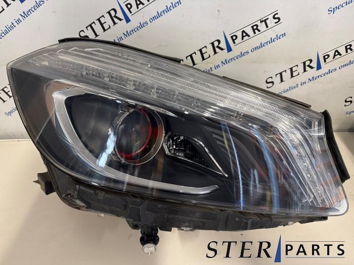 Phare droit d'un Mercedes A-Klasse, 3 mois de garantie, Utilisé, -, -
