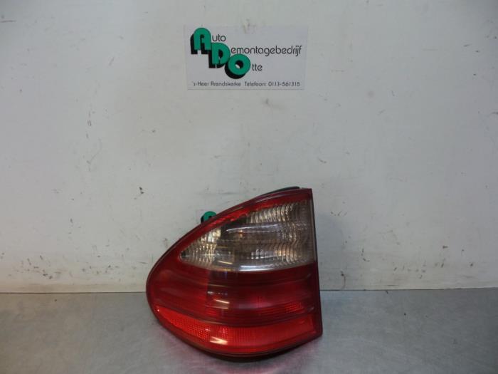 Achterlicht links van een Mercedes E-Klasse (E-Klasse 95-), Gebruikt, -, Ophalen of Verzenden, -