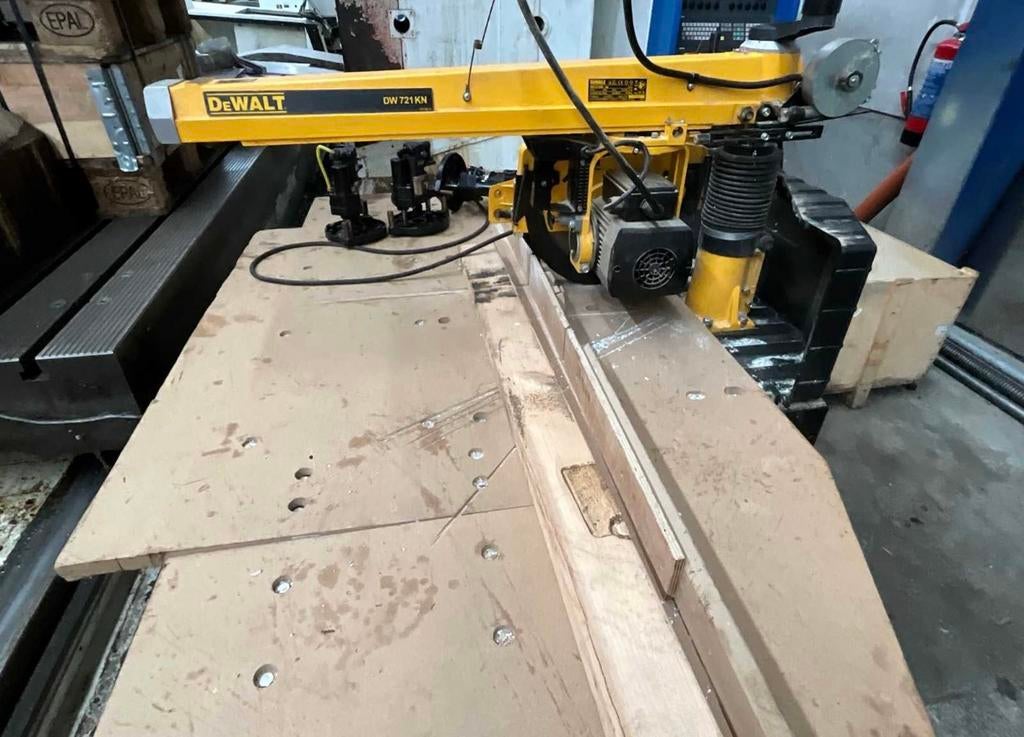 Scie radiale Dewalt DW721 KN QS, 1200 watts ou plus, 70 mm ou plus, Comme neuf, Enlèvement