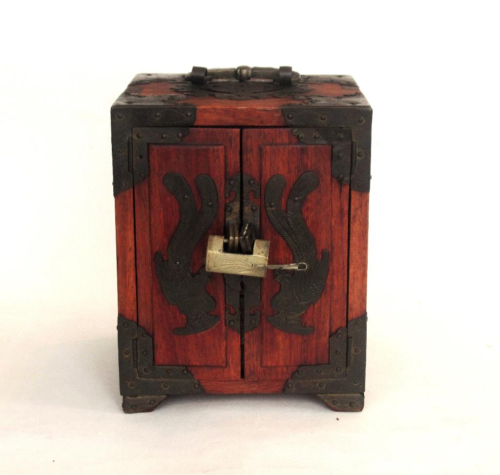 Chinees houten juwelen kastje., Antiek en Kunst, Ophalen of Verzenden