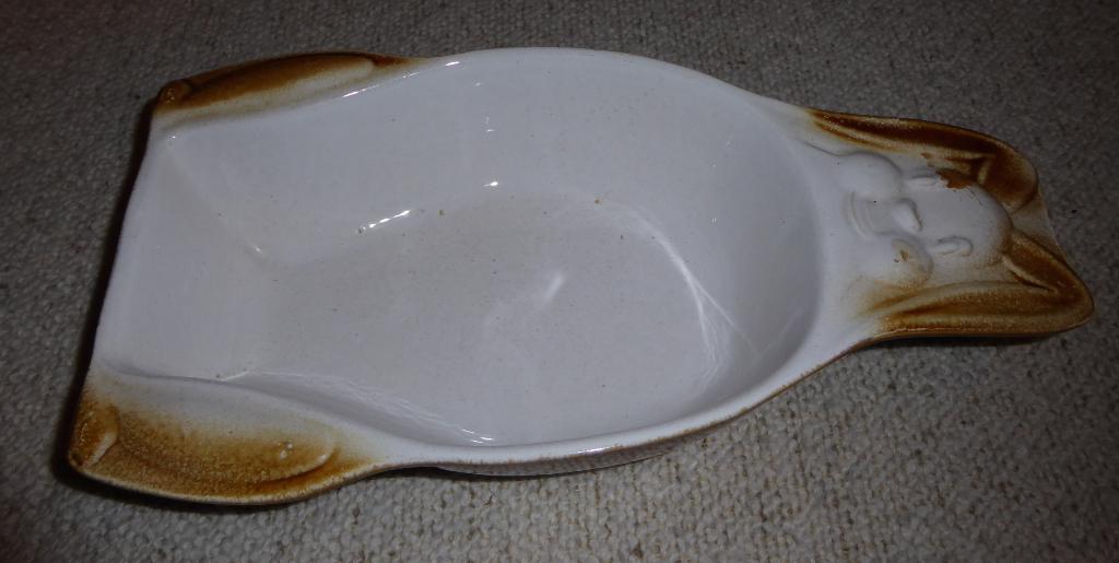 Plat de cuisson, plat de service (lapin), Maison & Meubles, Cuisine | Vaisselle, Enlèvement, Comme neuf