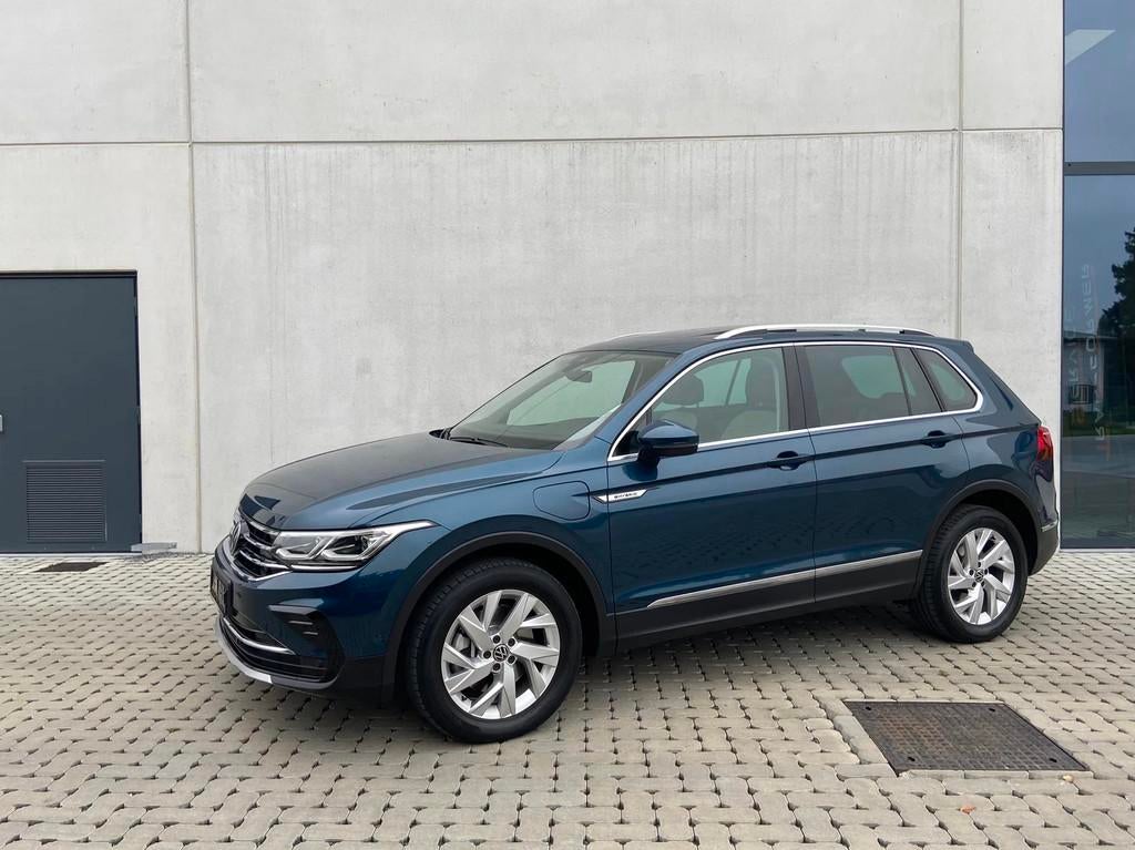 Volkswagen Tiguan elegance exclusive (bj 2022, automaat), Auto's, Automaat, 4 cilinders, Blauw, Leder